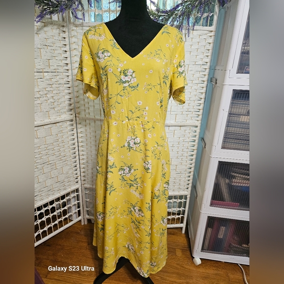 Old Navy Yellow Floral Print Smocked Back Dress - Picture 2 of 7